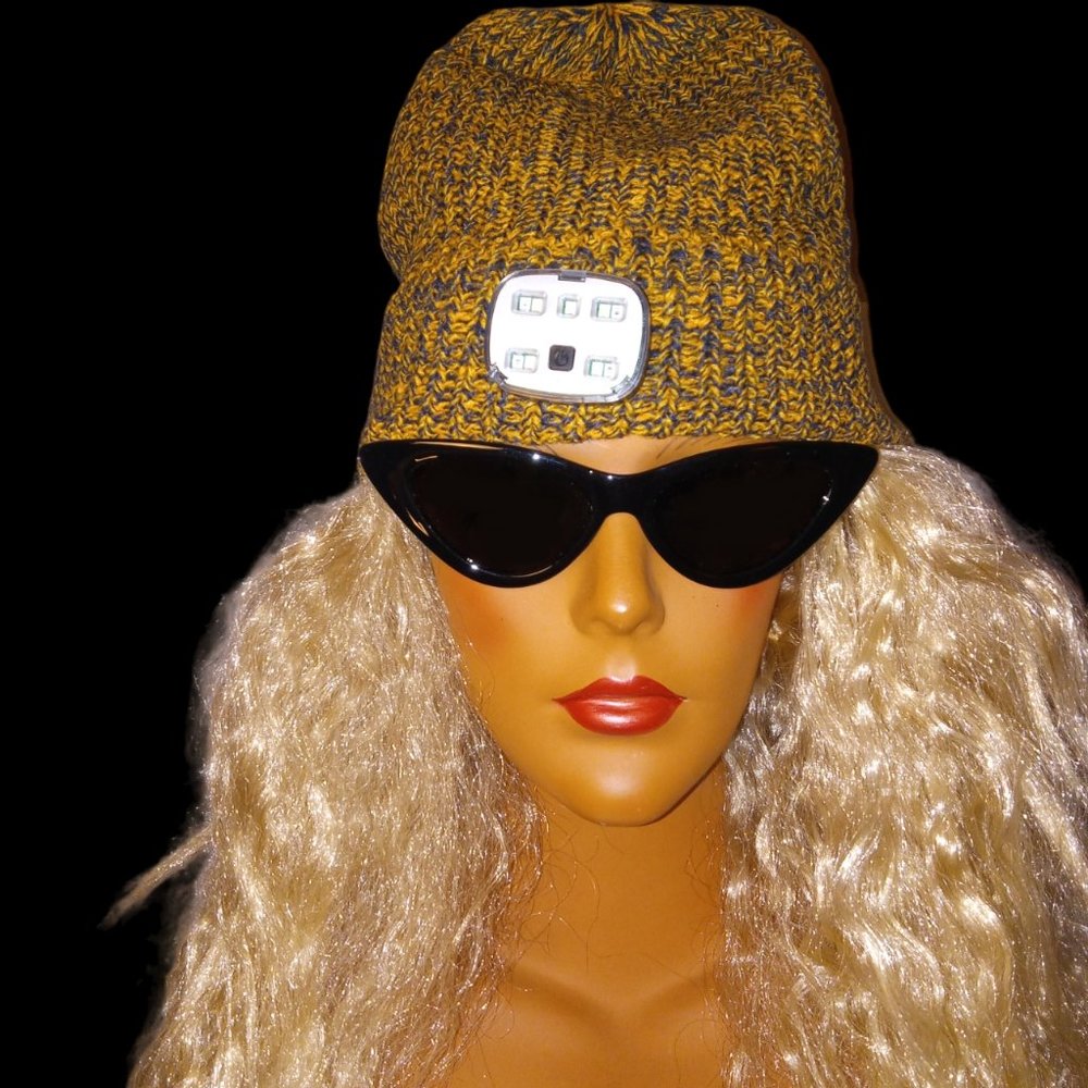 Unisex Knit Beanie Gold/Black with 5 light LED, USB cord, Face wrap – NWOT